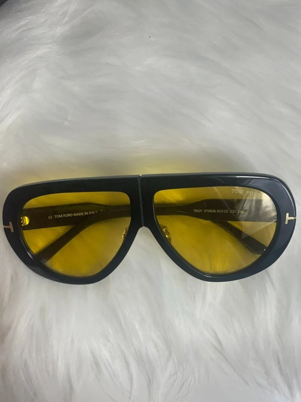 Black oversized aviator sunglasses yellow tint lenses